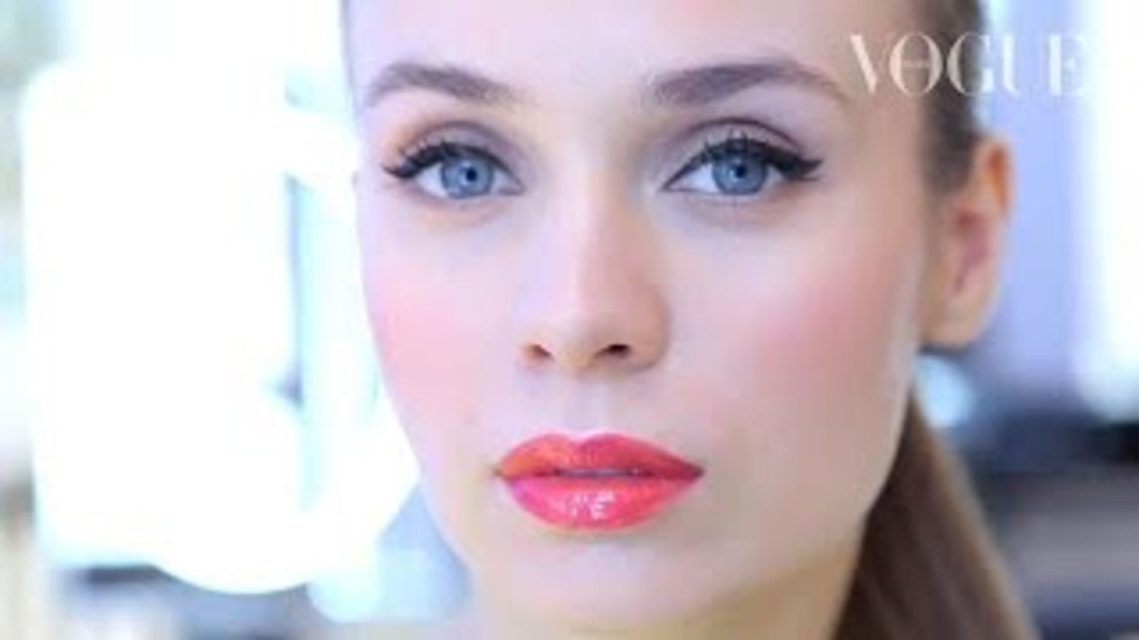 Красивый летний макияж: видеоурок от визажиста Dior