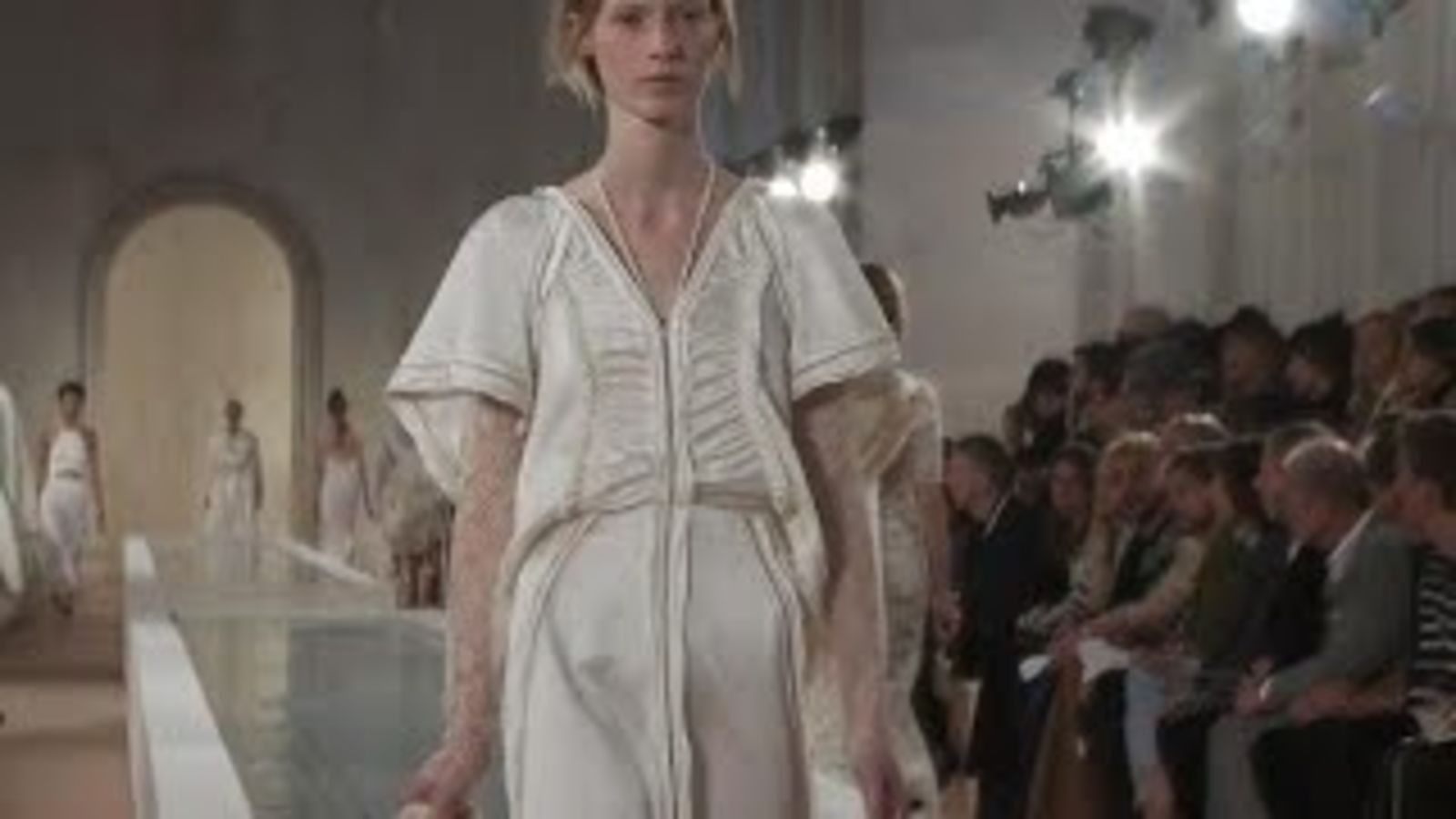 Balenciaga весна-лето 2016