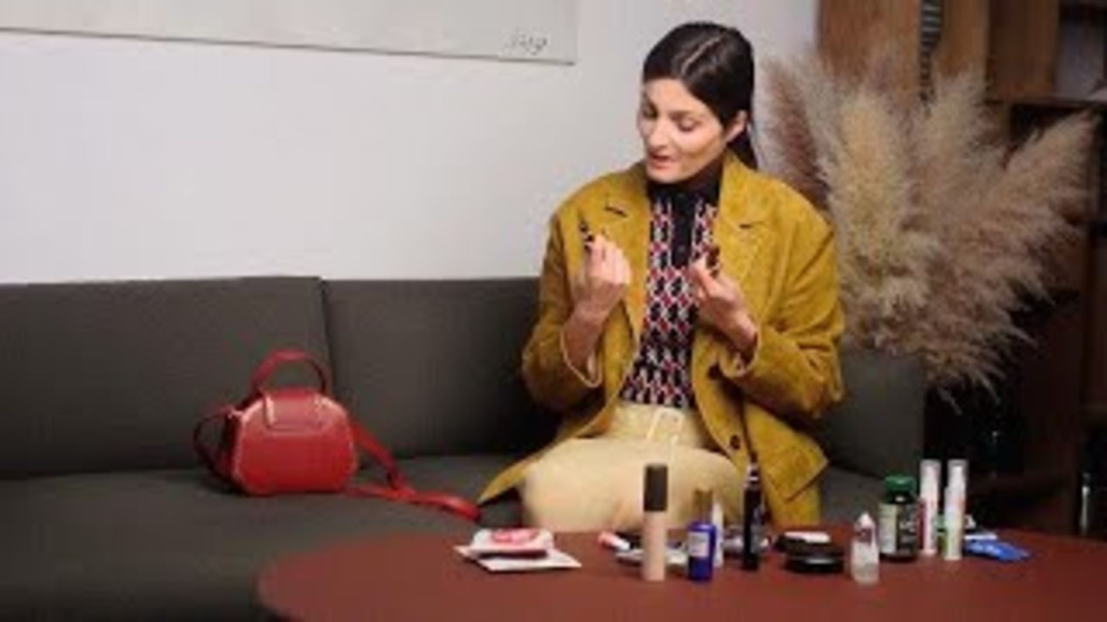 Что в сумке у Ирины Линович?