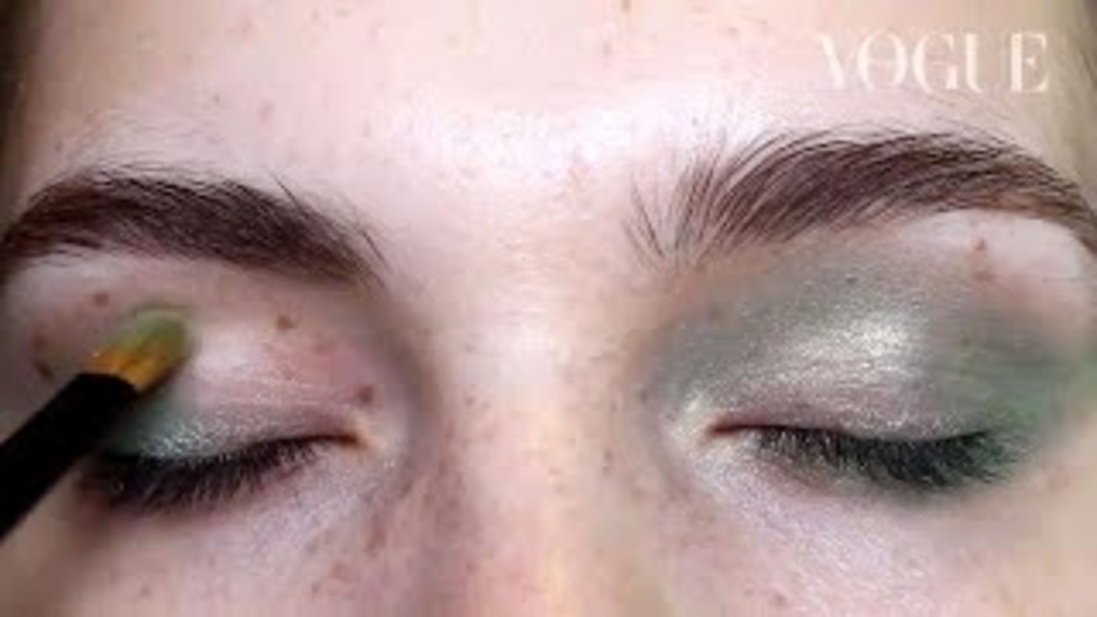 Макияж с зелеными тенями, повторяем образ с показа Giorgio Armani