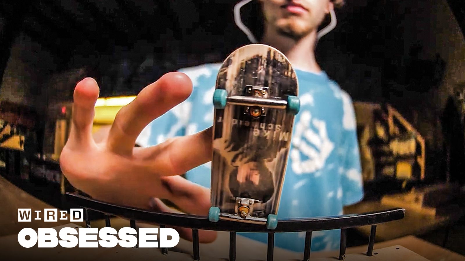 How This Guy Mastered Fingerboarding