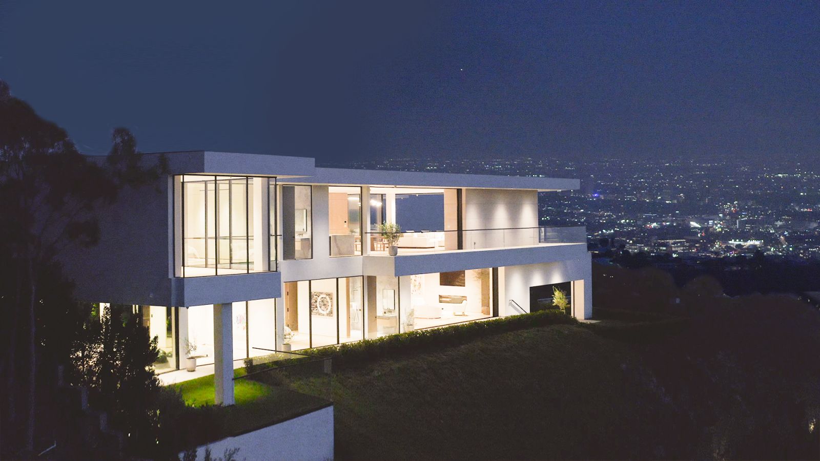 Inside An $88,000,000 Estate With Jaw-Dropping Views
