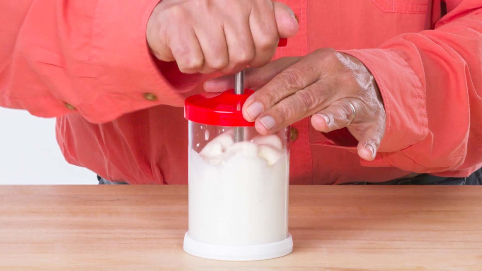 5 Mixing Kitchen Gadgets Tested By Design Expert