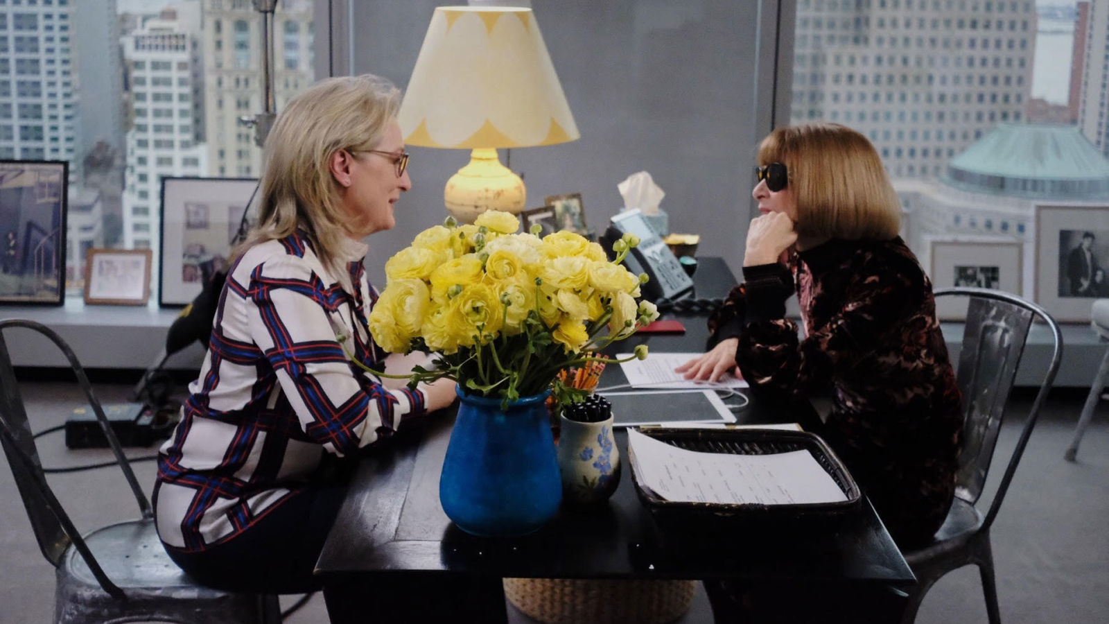 Meryl Streep conoce a Anna Wintour en las oficinas de Vogue 