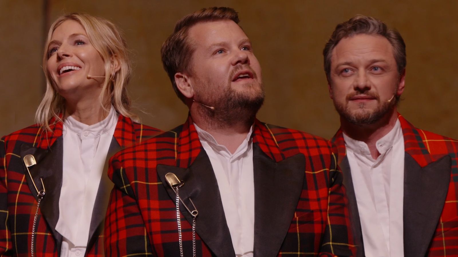 Celebrity Ushers Crash Vogue World: London (Ft. James Corden, Sienna Miller, James McAvoy, Cush Jumbo
Damien Lewis)