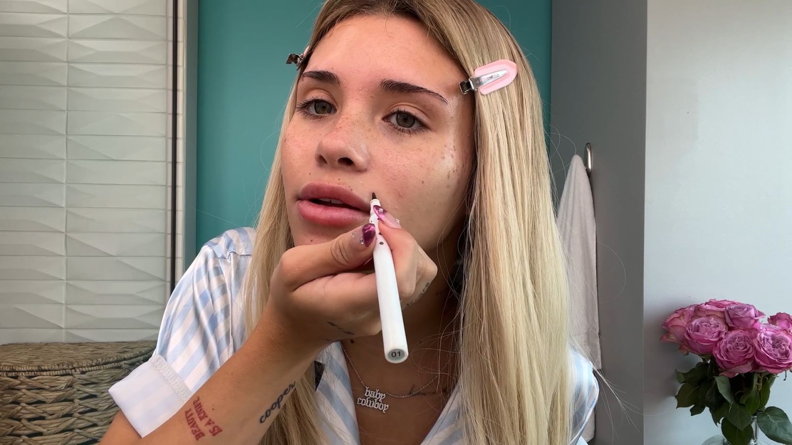 Nessa Barrett
s Guide to Acne-Prone Skin Care and 
90s-Inspired Glam