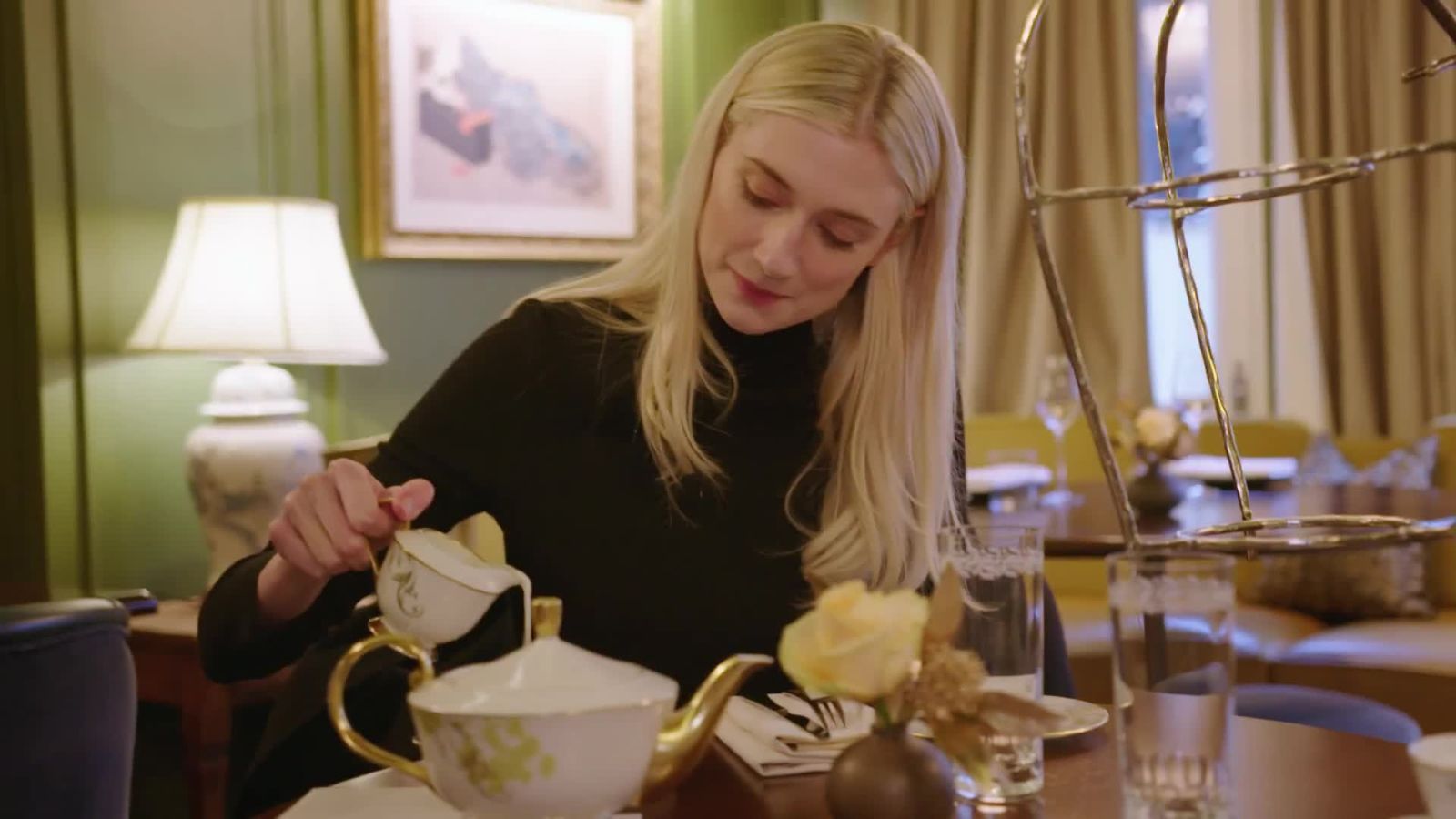 3 Hours and 22 Minutes of Scones and Red-Carpet Style with Elizabeth Debicki