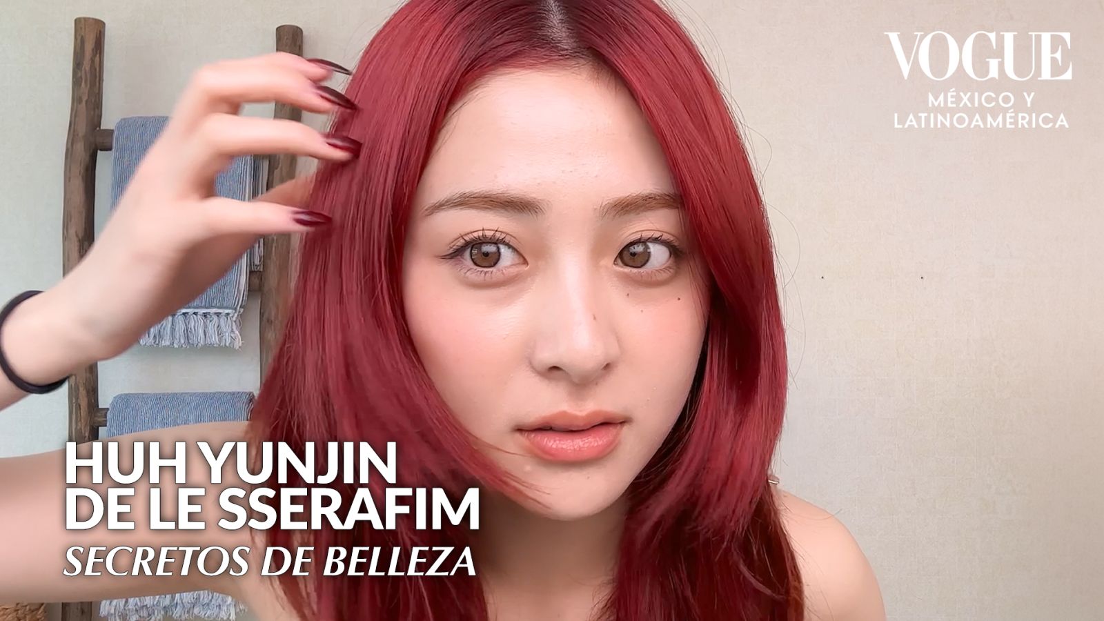 Huh Yunjin de Le Sserafim recrea un maquillaje natural, como besada por el sol