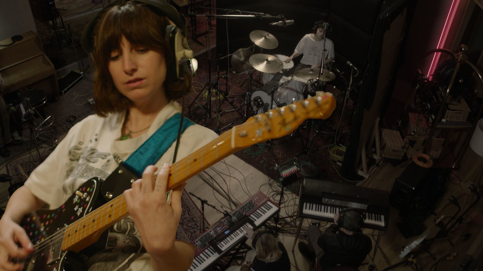 IAN SWEET & Porridge Radio Collaborate on a New Single at Abbey Road Studios