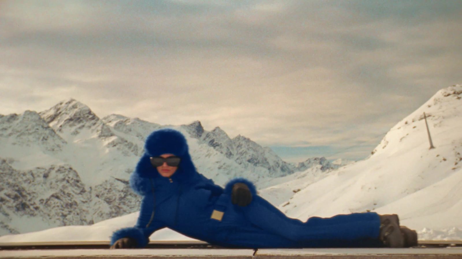 Martin Parr, il video dell'ultimo servizio di moda