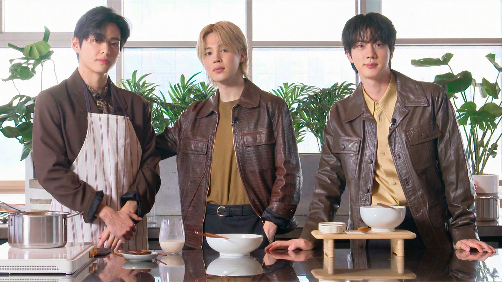 BTSのJin, Jimin, Vがスペシャルなパーティー料理をおもてなし。| Now Serving | VOGUE JAPAN