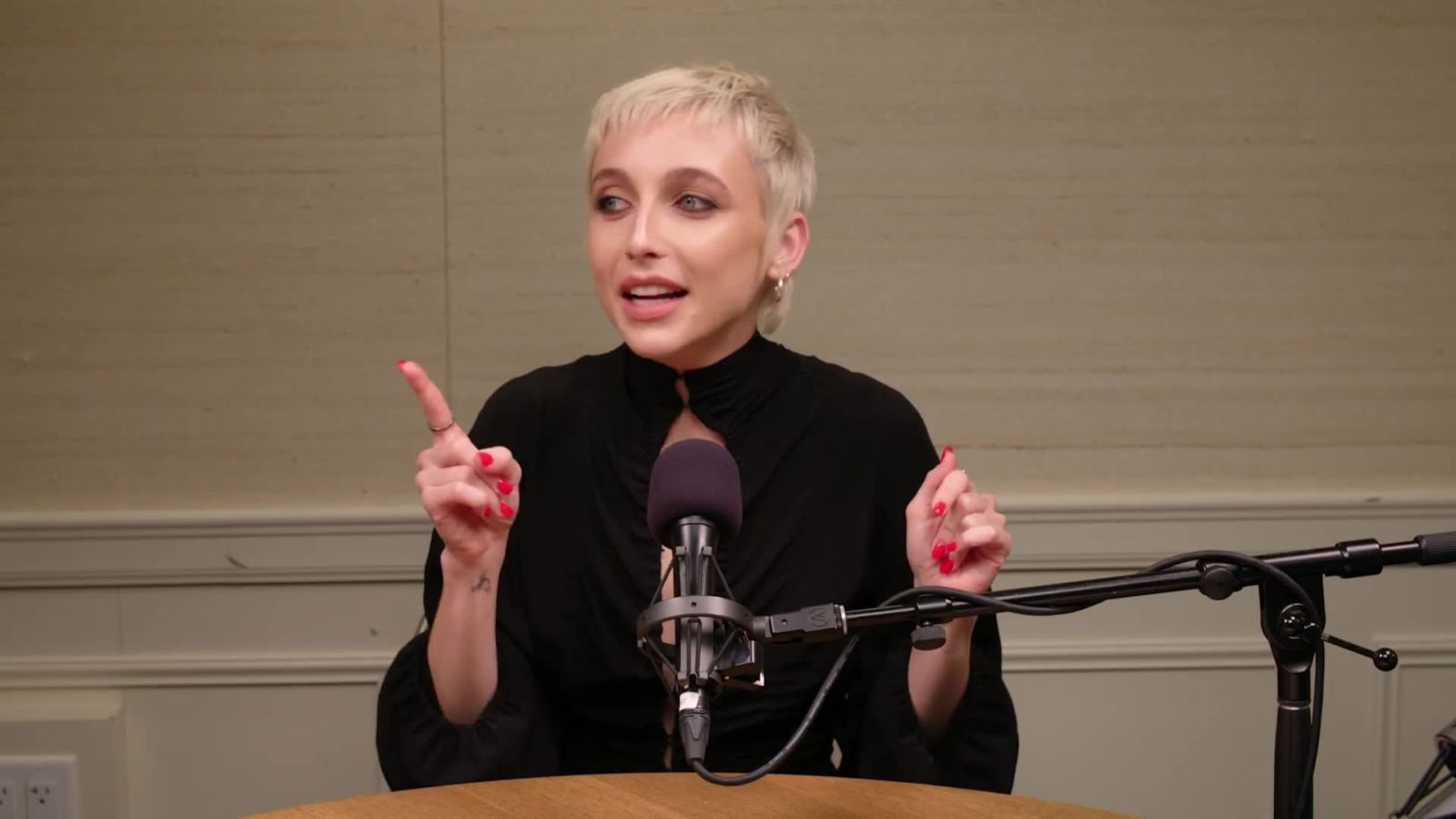 Emma Chamberlain on Vintage Shopping & Her First On-Screen Kiss