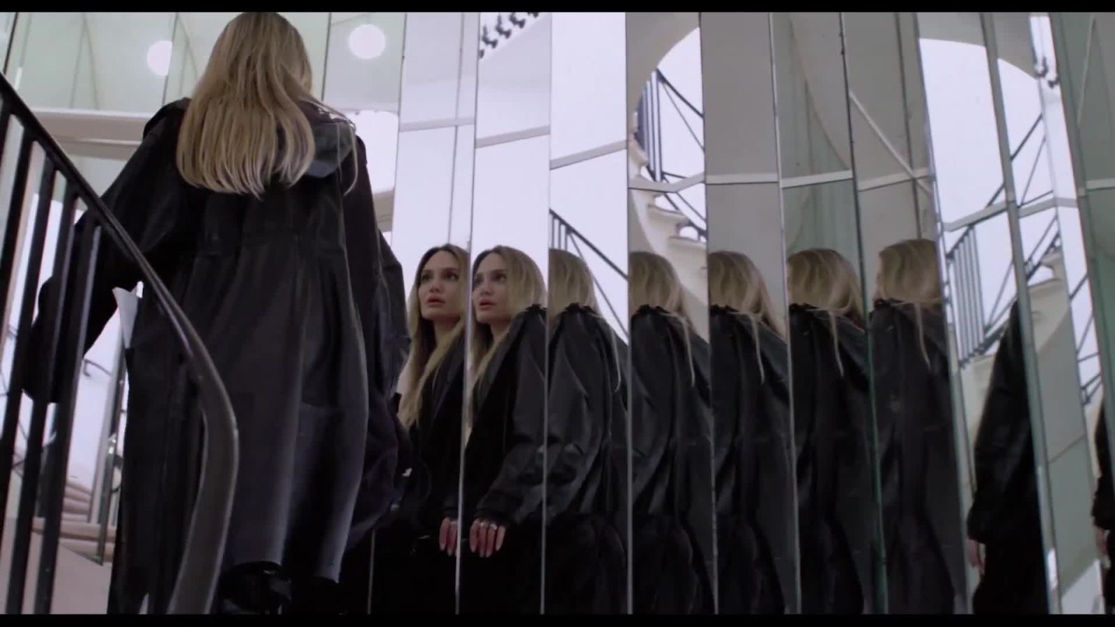 Clip da COUTURE Alice Winocour con Angelina Jolie