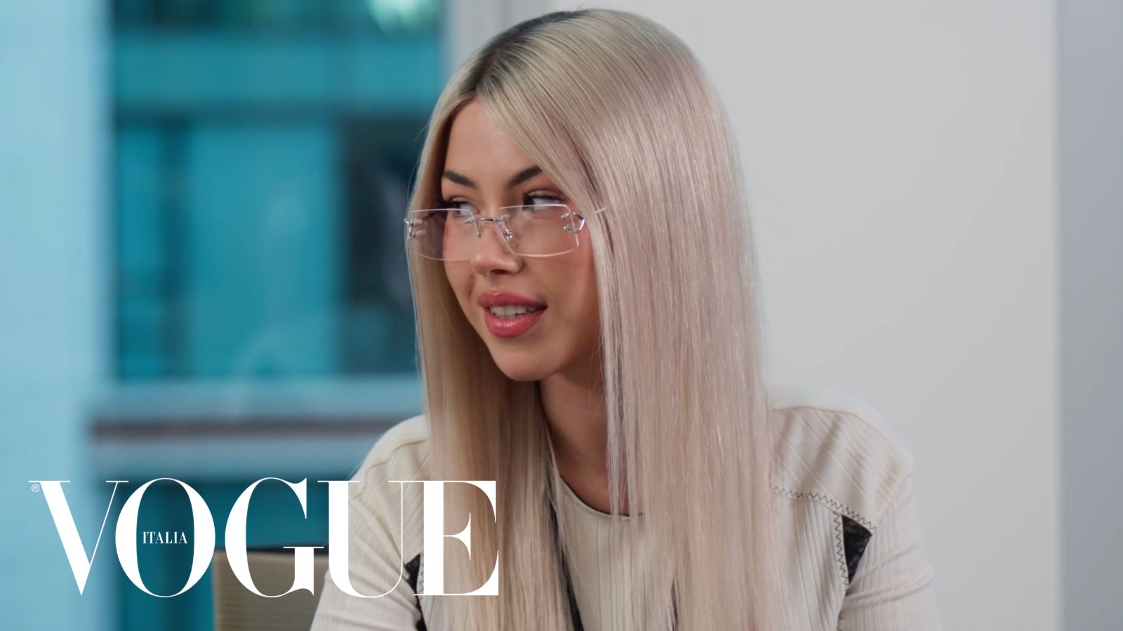 ANNA si intrufola nella redazione di Vogue Italia