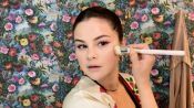 Селена Гомес показывает, как создать вечерний образ | Vogue Россия
