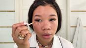 Storm Reid de Euphoria muestra para qué usa el lápiz de cejas en los labios
