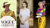 Queen Elizabeths bemerkenswerteste Outfits zwischen 1932 und 2022 | Life in Looks | VOGUE Germany