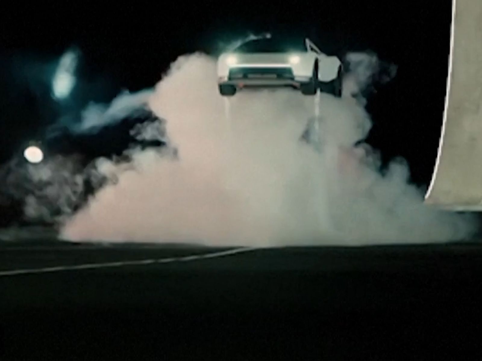 Tesla presenta al Roadster 2… y parece que vuela