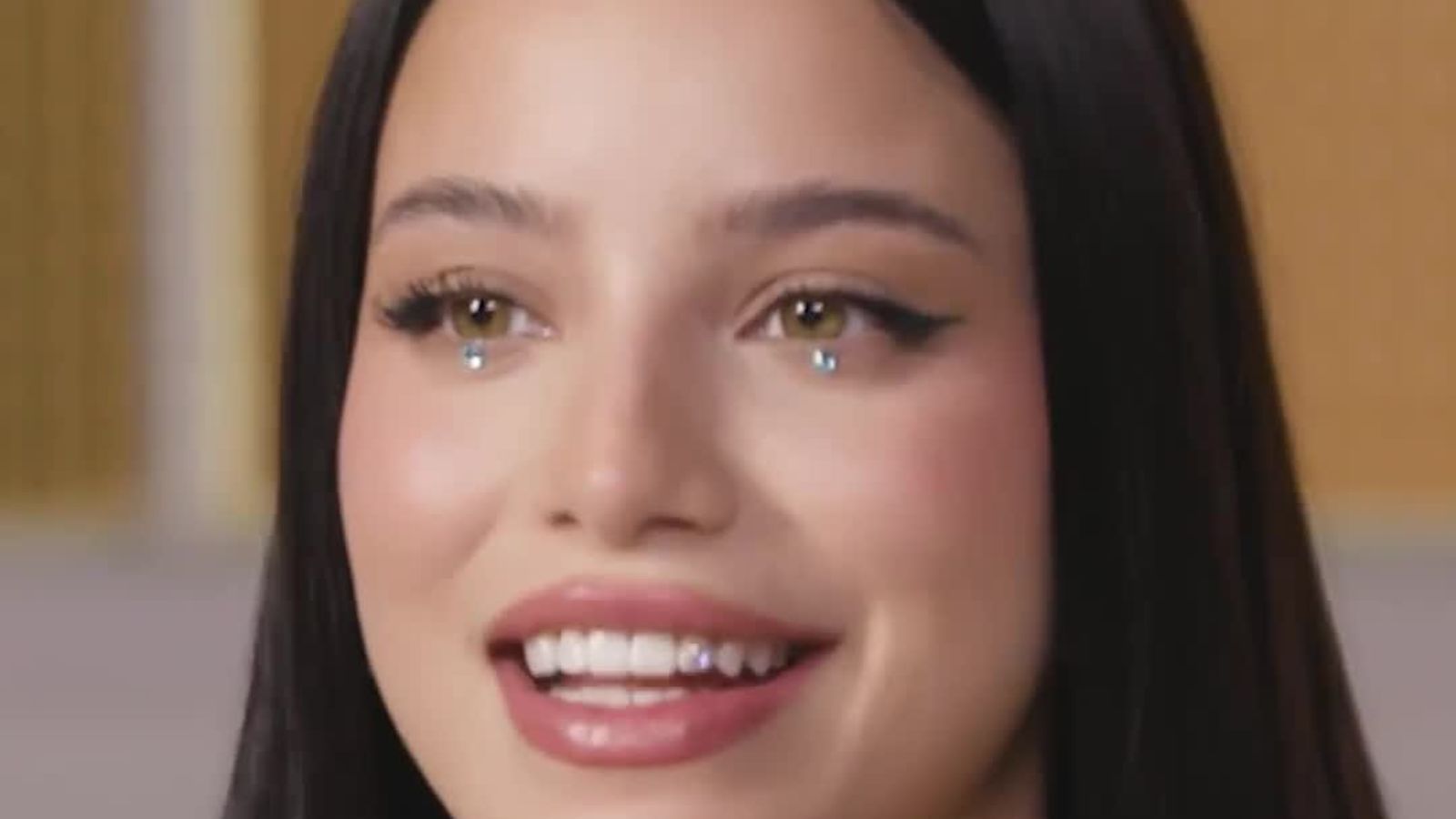 Emilia Mernes nos desvela su lápiz labial favorito