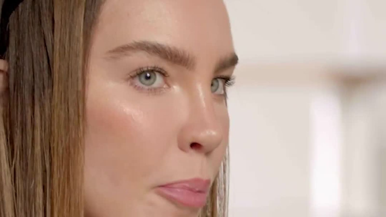 Belinda: ¿Por qué no puede salir de casa sin el corrector?