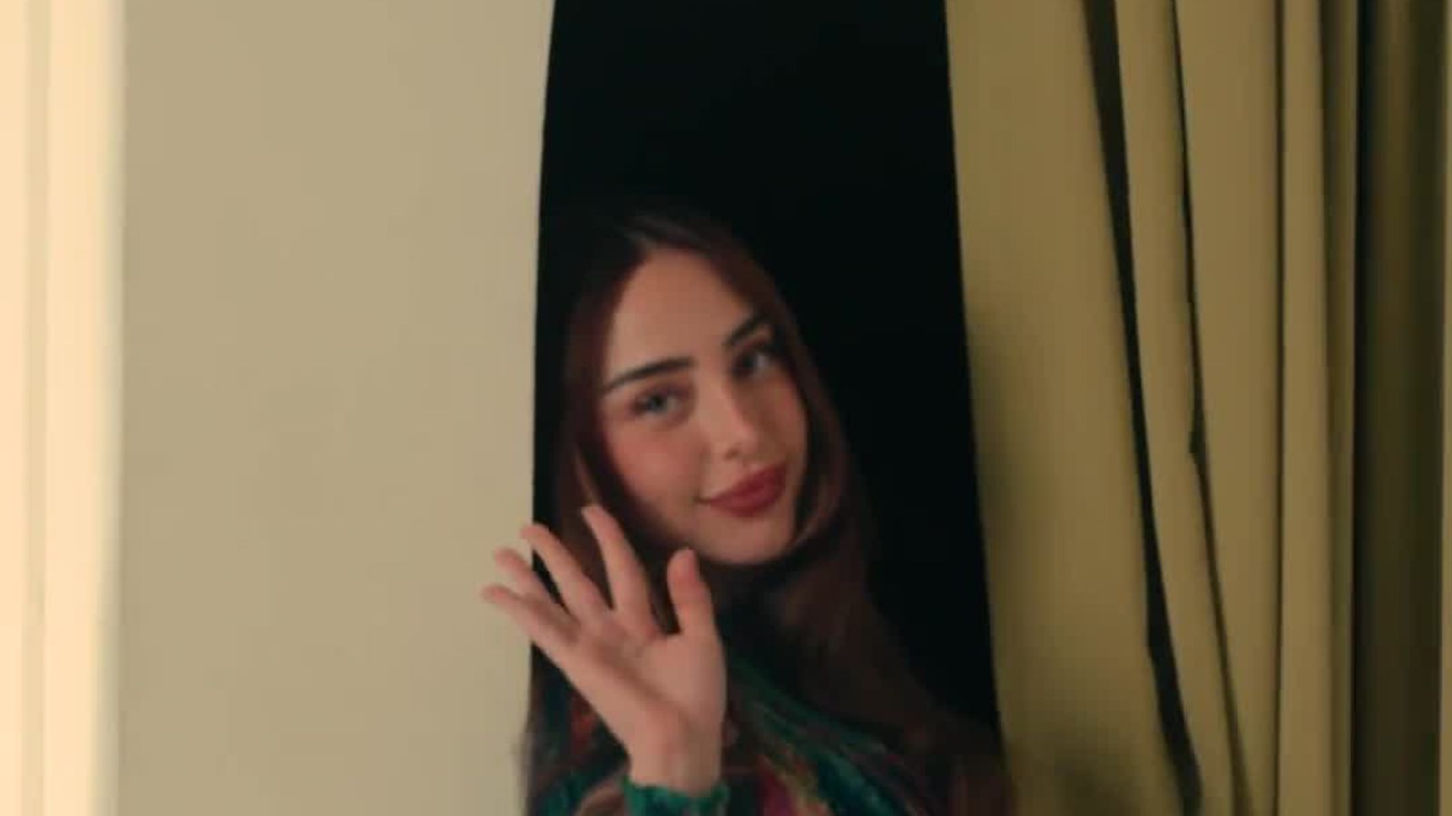 Nicki Nicole busca su look perfecto