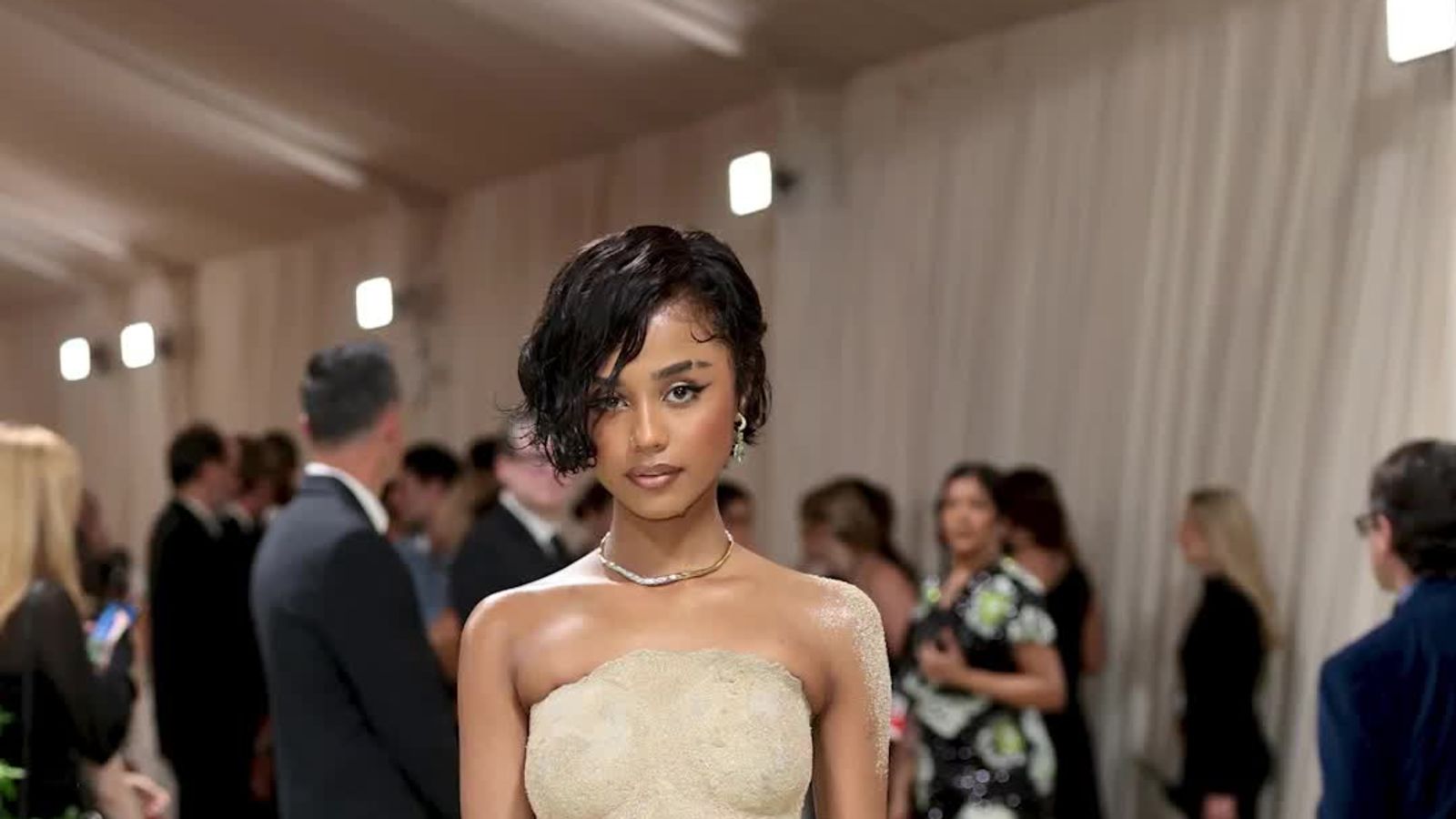 VOGUE News: Met Gala, Berlinale und Gisèle Pelicots Buch