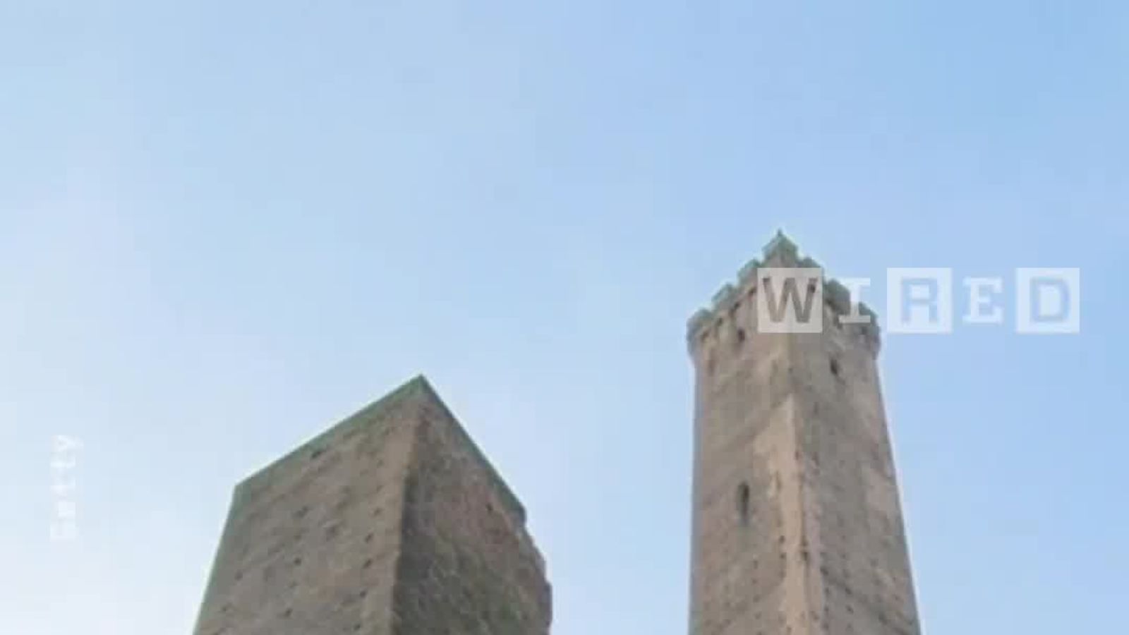 Le "macchine di Pisa" salveranno la Torre della Garisenda a Bologna