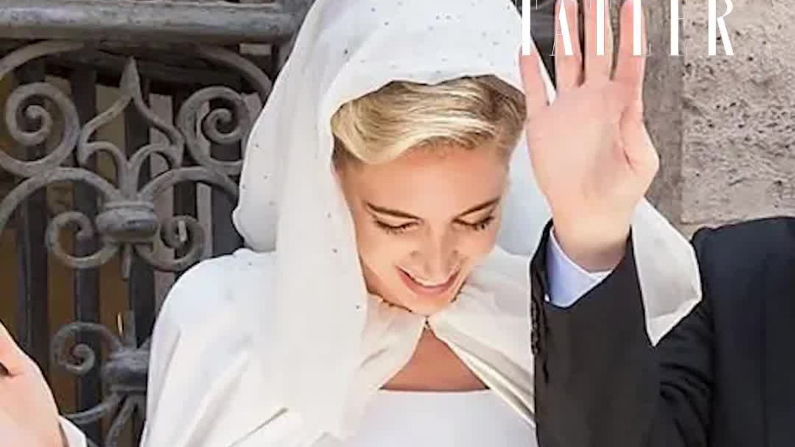 5 of the Most Spectacular Wedding Dresses of All Time