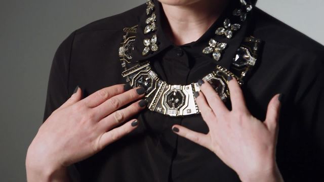 An Embellished Collar with a Statement Necklace