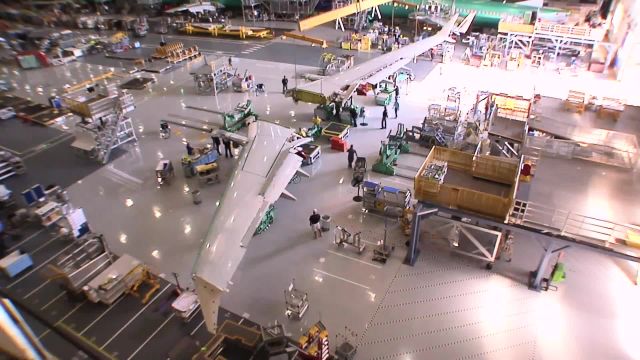 Meet the Giant Robot That Builds Boeing’s Airplane Wings