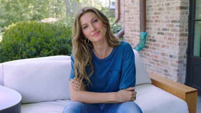 Gisele Bündchen Plays Guitar, Sings Bruno Mars and Attempts a Boston Accent