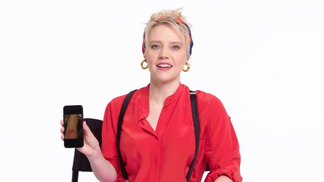 Kate McKinnon Shows Us the Last Thing on Her Phone