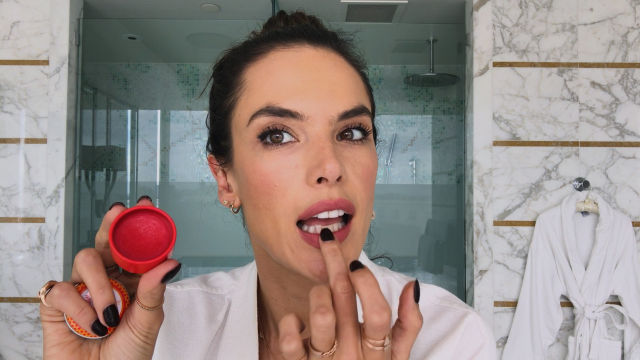 Alessandra Ambrosio
s Guide to Beachy Brazilian Beauty