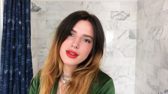 Bella Thorne
s Guide to Acne-Prone Skin Care and Glitter Eyes