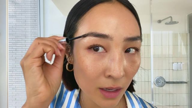 Greta Lee
s Casual Glam Beauty Routine
