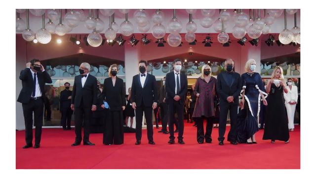 “It’s Important to All of Us That Our Conversations Reflect What’s Going On”&-How the Digital Red Carpet is Changing Celebrity Fashion