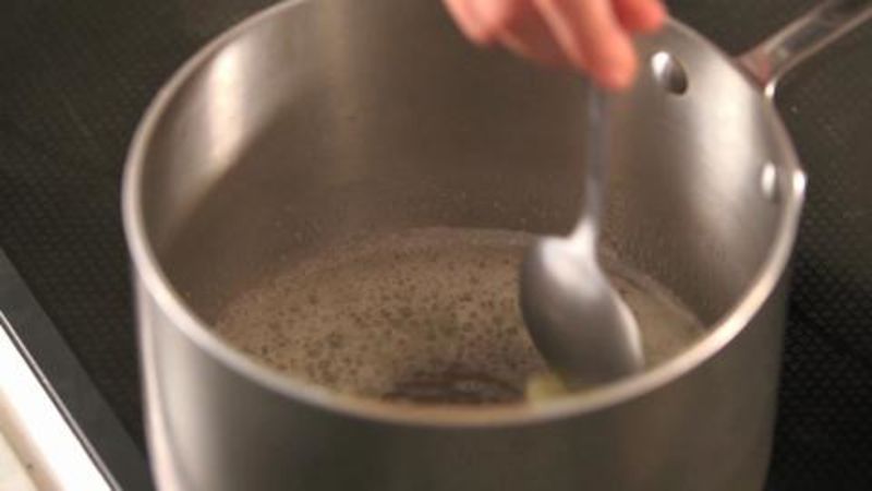 Thanksgiving: Making Gravy