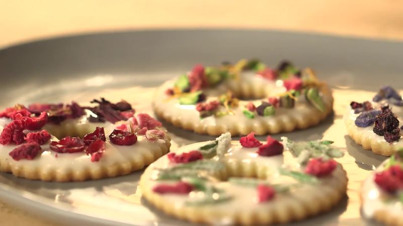 How to Make Lavender Shortbread, the Loveliest Holiday Dessert