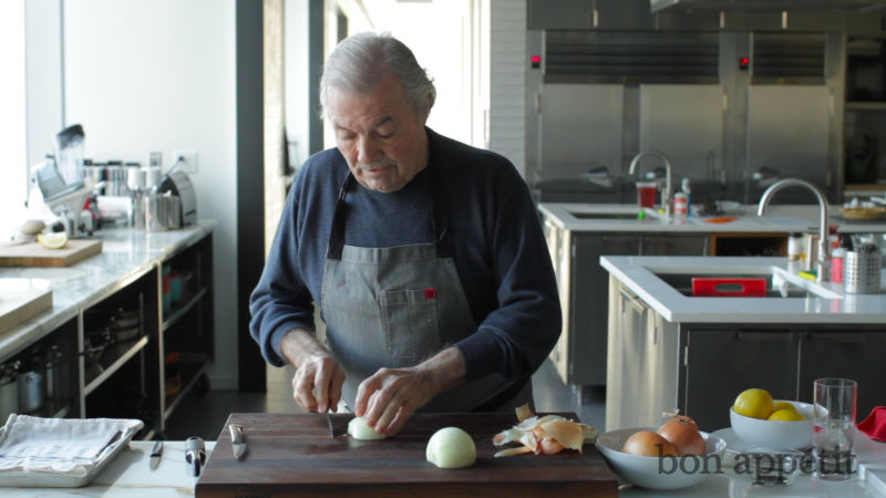 Jacques Pépin Dices an Onion