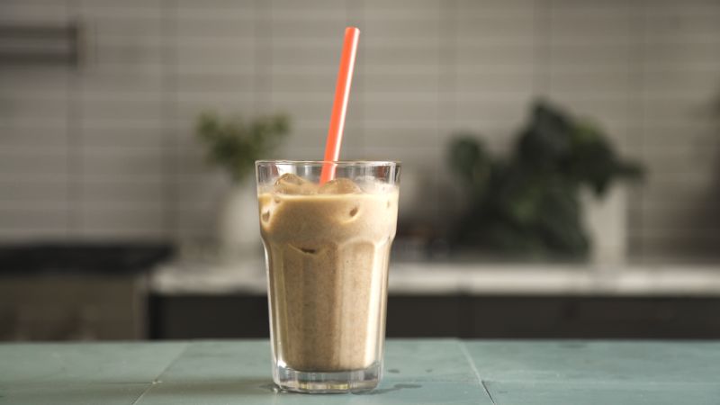 How to Make a Vegan Horchata Latte