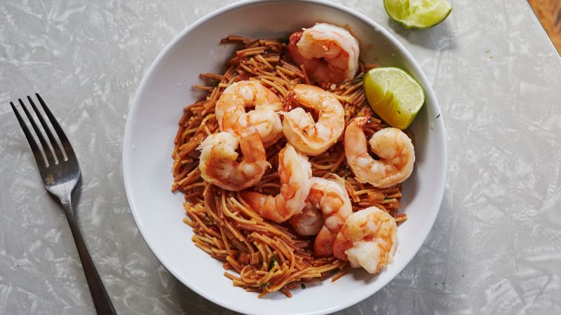 Spicy Pasta with Shrimp and Tomatoes