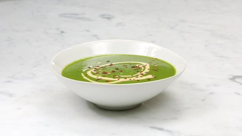This Vegan Broccoli "Cheese" Soup Tastes Just Like The Real Thing