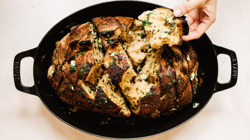 Pull-Apart Cheesy Garlic Loaf