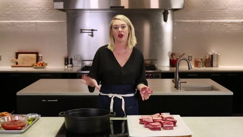 How to Make Red Wine-Braised Short Ribs 