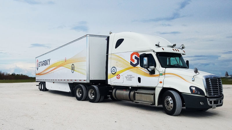 The Self-Driving Truck Race Heats Up With a Driverless Test 