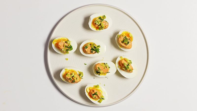 Jammy Eggs with Paprika Aioli