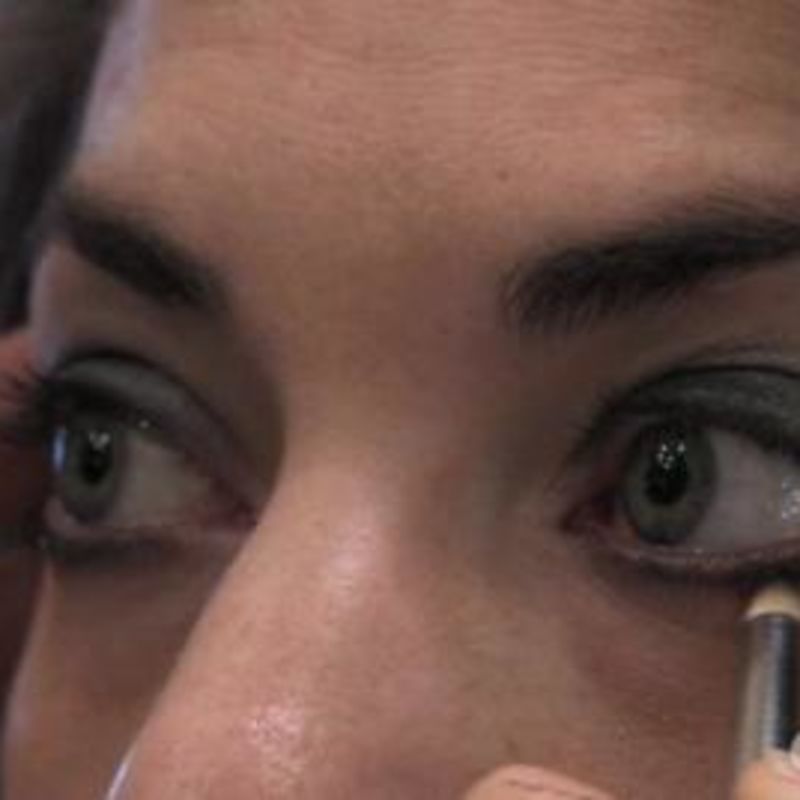 A Sexy, Smoky Eye Makeup How-To by Victoria's Secret Makeup Artist Linda Hay