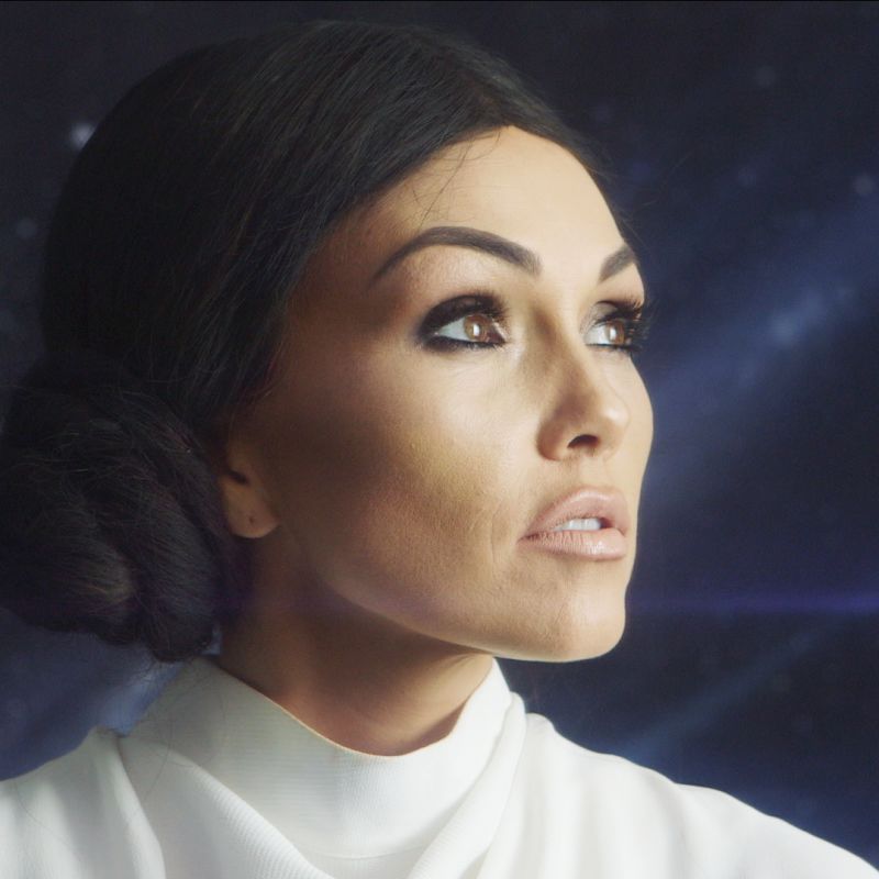 Kim Kardashian as Princess Leia Halloween Makeup Tutorial
