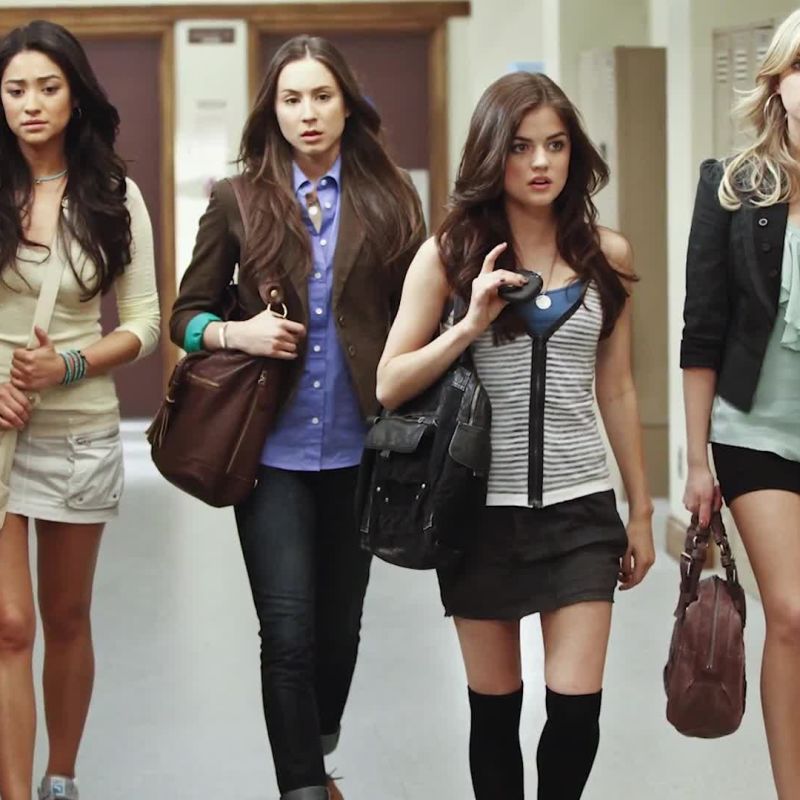 How to Dress Like the Pretty Little Liars, According to Their Costume Designer