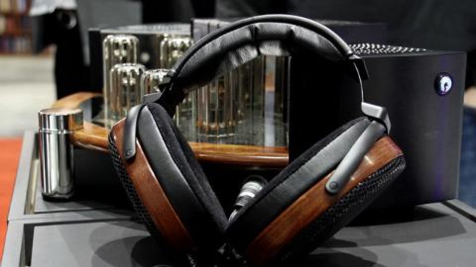 CES 2013: Orpheus Headphones